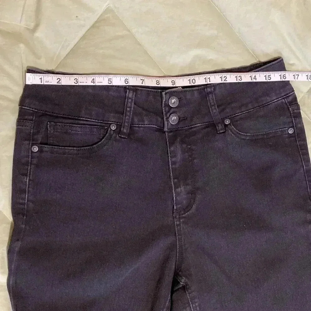 Ellen Tracy Cora Black Stretch Skinny Jeans in Plus Size 14W. - Picture 4 of 12